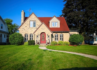 12 N Walnut St, Mayville, WI 53050