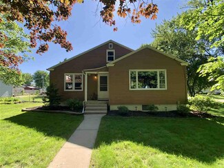 407 Pacific St, Monroe Center, IL 61052