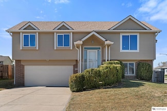 714 Tupelo Ln, Papillion, NE 68133