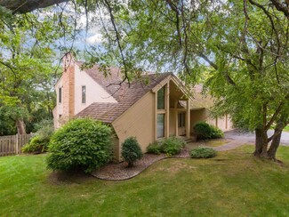 5206 Green Farms Rd, Edina, MN 55436