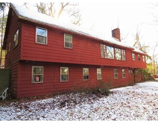 47 Old Coach Rd, Hampden, MA 01036