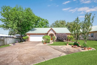 867 Tangle Oaks Ct, Bellville, TX 77418