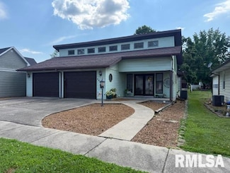 209 N 8th St, Herrin, IL 62948