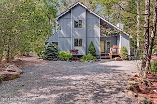 5581 Woodland Ave, Pocono Pines, PA 18350