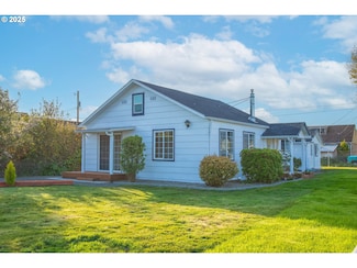 276 S 21st St, Reedsport, OR 97467