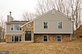 1220 Lakeview Dr, Cross Junction, VA 22625