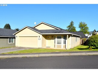 240 Glen Gate St, Cathlamet, WA 98612