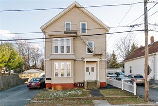 58 Henrietta St, Providence, RI 02904