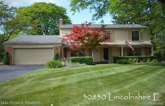 30830 Lincolnshire E, Beverly Hills, MI 48025