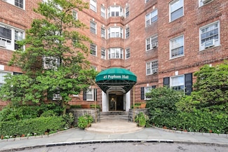 45 Popham Rd Unit 4D, Scarsdale, NY 10583