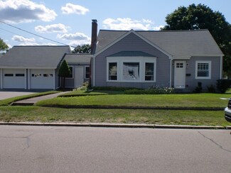 86 Rice St, Pawtucket, RI 02861