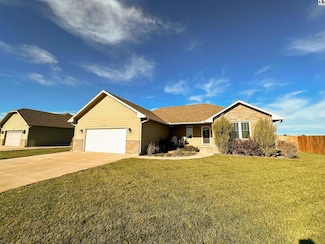1215 Robin Dr, Mc Pherson, KS 67460