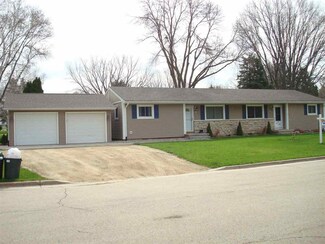 101 Dunn St, Fall River, WI 53932