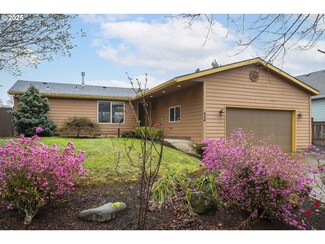 424 SE Mountain View Rd, Estacada, OR 97023