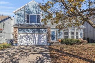 12517 S Alcan Cir, Olathe, KS 66062