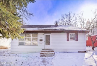 1119 14th Ave S, Grand Forks, ND 58201