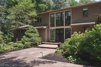 28726 Gates Mills Blvd, Cleveland, OH 44124