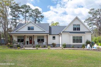 658 Sawgrass Rd, Hampstead, NC 28443