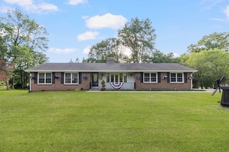29 Birchwood Dr, Dayville, CT 06241