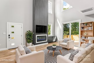 80 Upper Moffitt Rd, Asheville, NC 28805