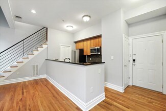 9 Coles St Unit 4, Jersey City, NJ 07302