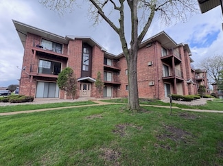 15741 Thomas Ln Unit 3BR, Oak Forest, IL 60452