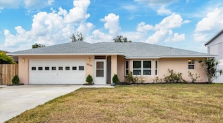 2840 River Pines Way, Sarasota, FL 34231