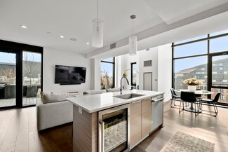 14 W Broadway Unit 7H, Boston, MA 02127