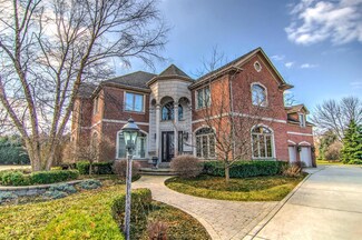 10314 Applewood Ct, Munster, IN 46321