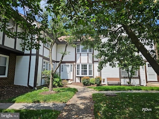 284 Oakwood Village Ct, Glen Burnie, MD 21061