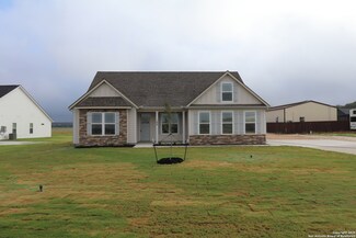 104 Turnberry Dr, La Vernia, TX 78121