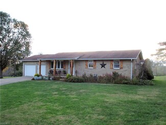 313 Spence Rd, Belpre, OH 45714
