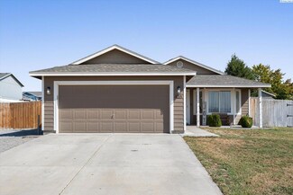 4215 Messara Ln, Pasco, WA 99301