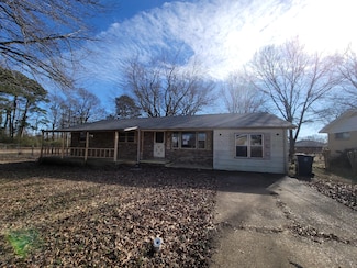 1608 Meadows Dr, Corinth, MS 38834