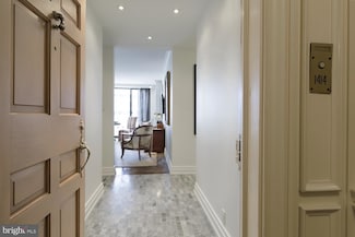 700 New Hampshire Ave NW Unit 1414, Washington, DC 20037