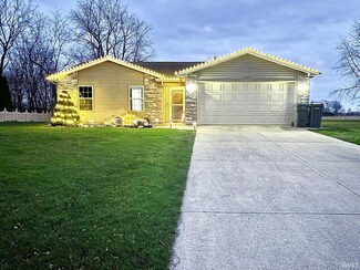 1175 Newcomer St, Nappanee, IN 46550