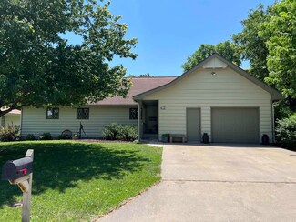 42 Regal Crescent St, North Newton, KS 67117