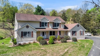 105 Nightingale Rd, Blairstown, NJ 07825