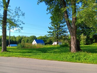 28 Montcalm St, Fairfield, ME 04937