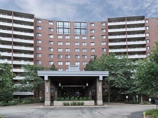 21 Kristin Dr Unit 618, Schaumburg, IL 60195