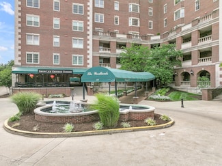 111 Woodland Ave Unit 701 & 702, Lexington, KY 40502
