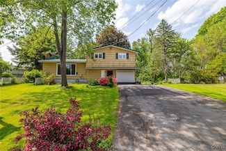 7650 Commodore Cir, Liverpool, NY 13090