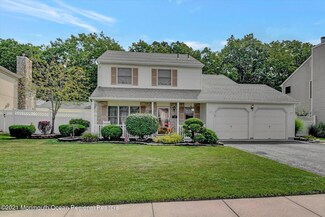 58 Gladiola Dr, Howell, NJ 07731