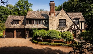 2010 Devonshire Rd, Ann Arbor, MI 48104