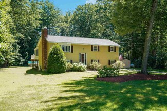14 Maple Dr, Bedford, NH 03110