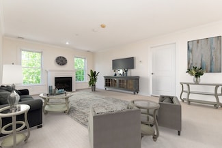 8 Crowninshield St Unit 312, Peabody, MA 01960
