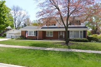 2405 E Miner St, Arlington Heights, IL 60004