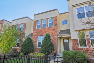 918 Station Blvd, Aurora, IL 60504
