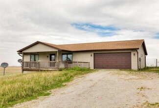 11658 W 99th St S, Prairie City, IA 50228