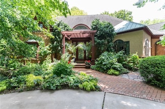99 Wiggins Ln, Uniontown, PA 15401
